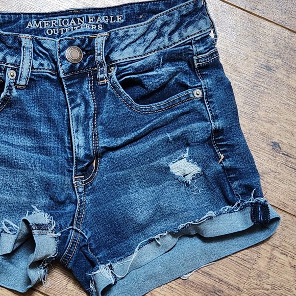 AMERICAN EAGLE High Rise Shortie Jean Shorts - Sz 4 - Picture 2 of 5